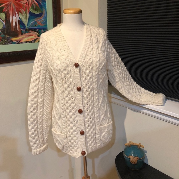 Fisherman Cable Sweater V-Neck Cardigan in Natural Creamy Wool by Almar Knits - Picture 10 of 13